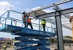 CHANTIER POSE OMBRIERES PHOTOVOLTAIQUES DEPARTEMENT DE L'AUDE