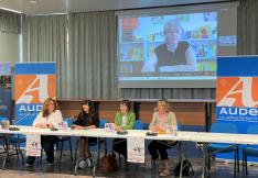 La vice-présidente déléguée à la petite enfance, Chloé Danillon et l'élue chargée de la culture, Maria Conquet, avec les représentants de la MSA et de la Caf de l'Aude ont échangé en visio avec l'auteure du livre.