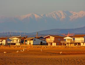Vue sur des maisons sur la plage