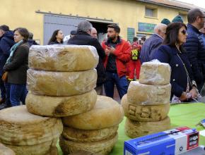fromage à la foire d'espezel dans l'Aude