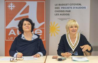 annonce des résultats des votes pour le budget citoyen par Valérie Dumontet et Hélène Sandragné