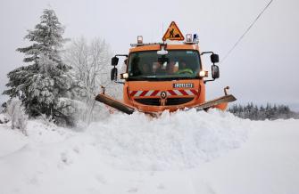Opérations de déneigement sur le secteur de Cuxac-Cabardès La Loubatière