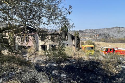 Une soixantaine d'habitations ont été détruites ou endommagées par l'incendie survenu dans les Corbières, dans l'Aude.