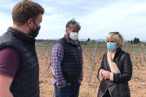 La présidente Hélène Sandragné à la rencontre des viticulteurs et agriculteurs sinistrés par l'épisode de gel.