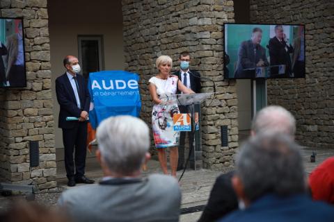 André Viola, Hélène Sandragné et Gael Rainaud rendent hommage à Marcel Rainaud.