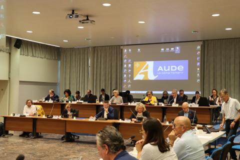 Les élus de l'assemblée départementale de l'aude en session le 16 octobre 2024.