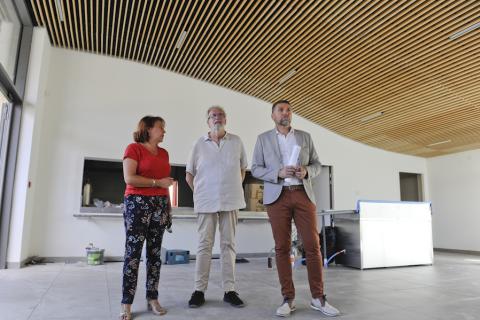 Le chantier de reconstruction du collège Alain se poursuit, comme a pu le constater le vice-président délégué à l'éducation et aux collèges, Sébastien Gasparini (à droite).