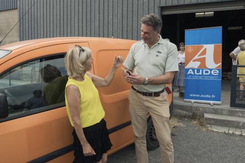 Livraison d'un véhicule à l'Ukraine par la collectivité.