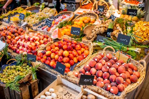 Marché des producteurs audois, fruits et légumes de saison