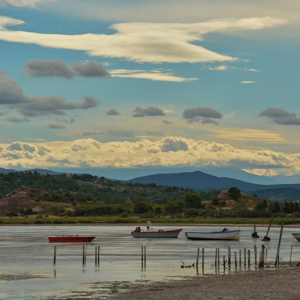 barques de pêcheurs à Bages dans l'Aude