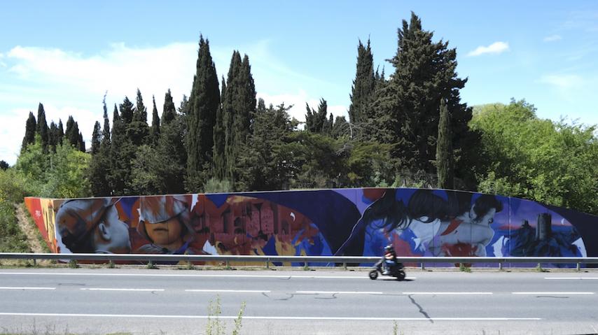Fresque de l'artiste Méro le long de la rocade Est à Carcassonne.