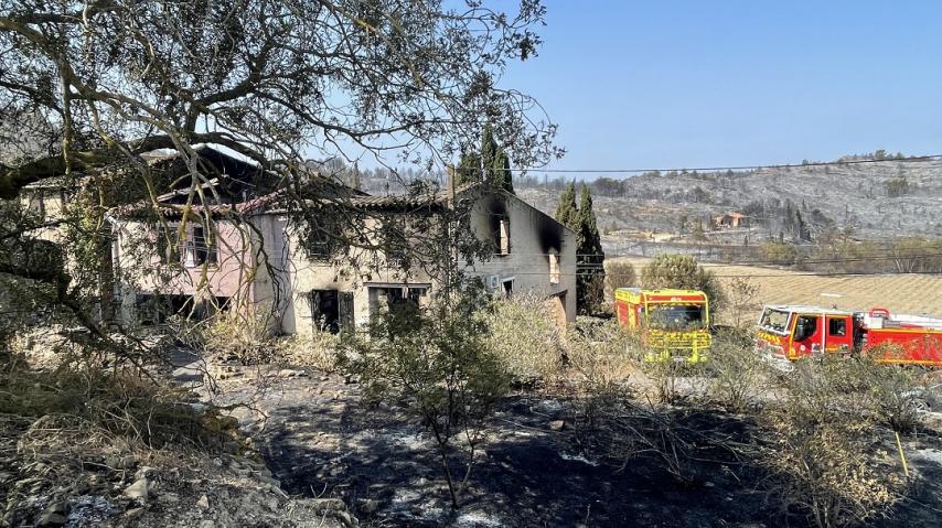 Une soixantaine d'habitations ont été détruites ou endommagées par l'incendie survenu dans les Corbières, dans l'Aude.