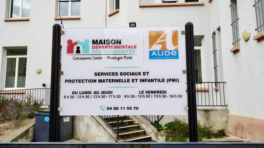 Façade maison départementale des solidarités à Carcassonne.