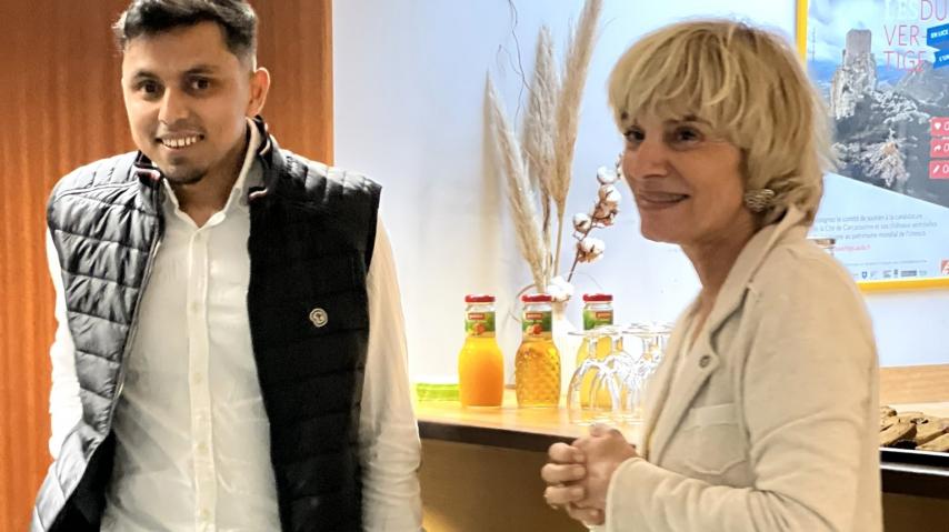 Eftacar Mirza Hossan Meilleur apprenti de France félicité par Hélène Sandragné présidente du Département de l'Aude