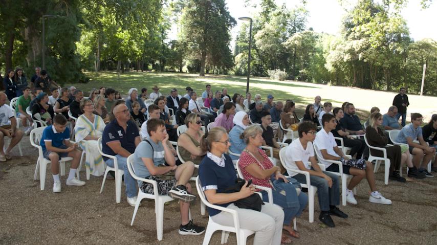 DONNE DES AILES A TES REVES