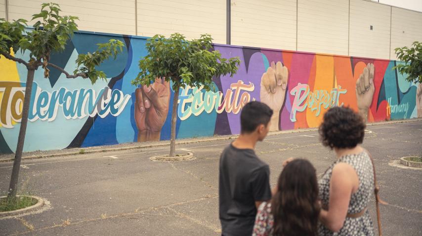 Inauguration de la fresque sur le vivre ensemble au collège La Nadière de Port-la-Nouvelle, dans l'Aude