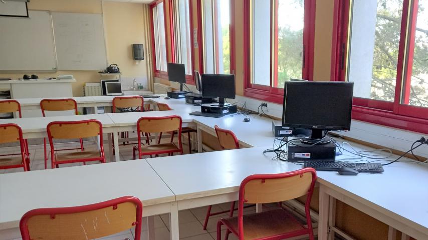 acquisition de matériel numérique au collège Jules Verne, dans l'Aude